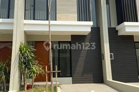 Rumah Semi Furnished Northwest Lake Park Citraland Surabaya Barat 1