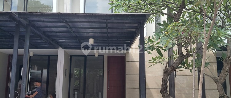 Rumah Northwest Park Lake Central Hill Citraland Surabaya Barat 1