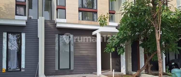 Northwest Lake Park Central Hill Citraland West Surabaya House 1