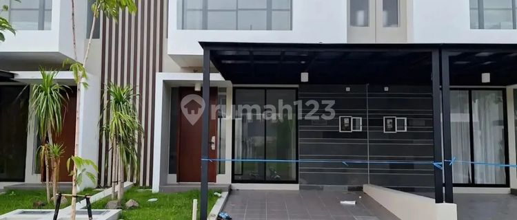 Rumah Full Furnish Northwest Central Lake Park Citraland Surabaya 1