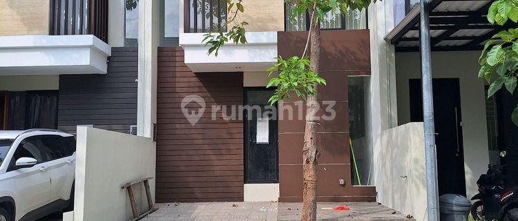 Northwest Lake Park Central Hill Citraland West Surabaya House 1