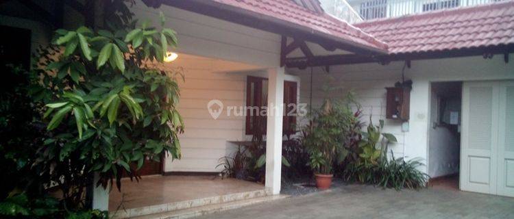 Homey And Lovely House In Pejaten 1