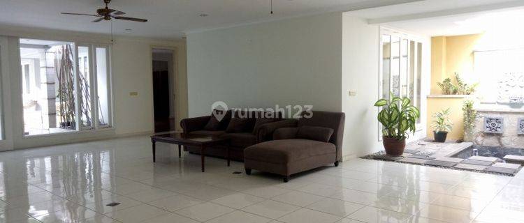 Good house in strategic location of south Jakarta  &#34;The price can be negotiable&#34; 1