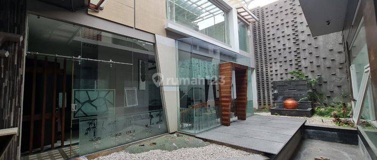 Jual Rumah LUX Cluster Exclusive Harga Bagus di Komplek Singgasana Pradana Bandung 1