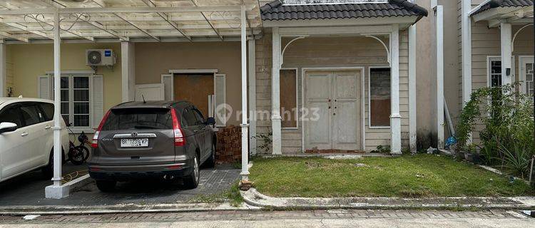 Dijual Rumah 3 Lantai Kompleks Merci Barn 1