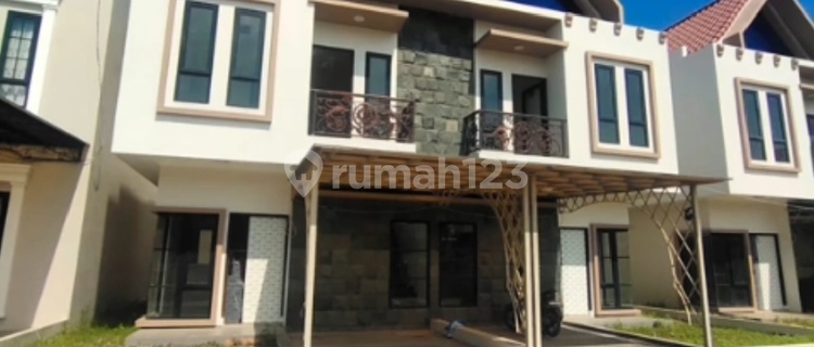 Siap Huni Townhouse Center Park Avenue di Cgc 1