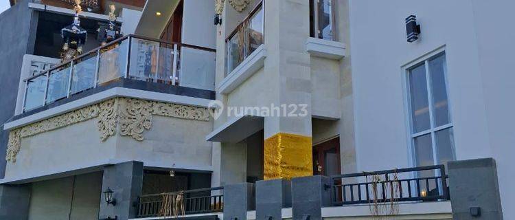 Available for rent Brand new 3 bedrooms vila, located at strategic location, Batubulan,  1