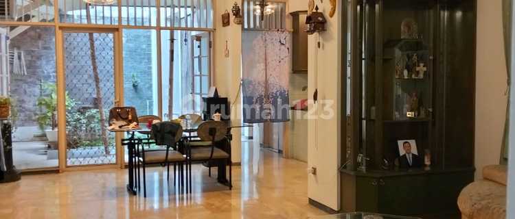 Rumah minimalis 2 lantai di Taman Rempoa indah  1