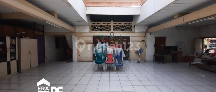 Land with Building, Wide Area, Pecinan, Gg Baru, Krangggan. 1