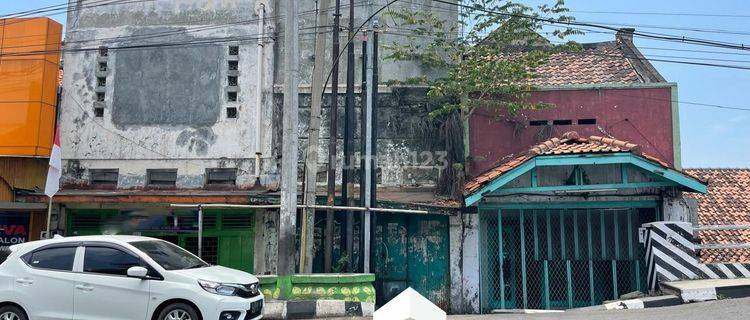 Tanah Ada Bangunan Pinggir Jalan Hayam Wuruk Kergon Pekalongan  1