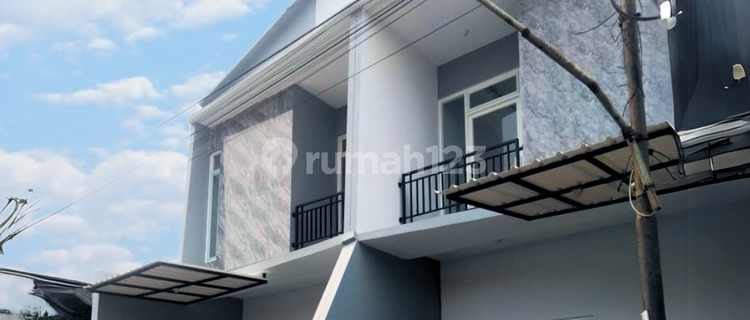 Rumah Kondisi baru 2 lantai 100m dari Jl Majapahit di Menjangan  1