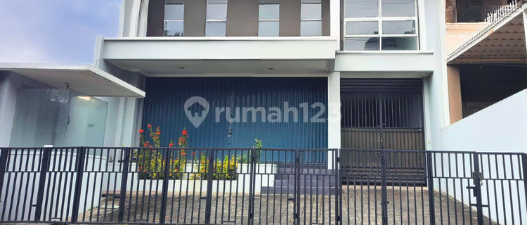 Rumah dan Kantor Dalam 1 Gedung Ada Kolam Renang Ki Mangunsarkoro 1