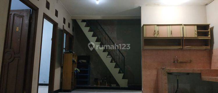 Rumah Bagus Semi Furnished di Mutiara Gading Timur, Bekasi 1