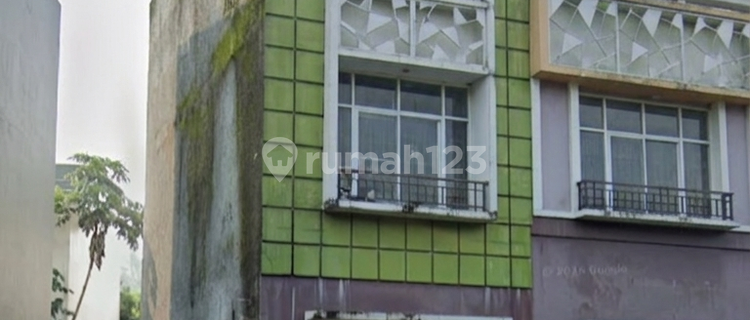 3.5-Storey Shophouse in Natura City Serpong, Strategically Located Adjacent to Techno Park. 1