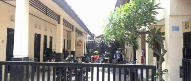 Selling boarding houses is still active in Denpasar near Warmadewa 1