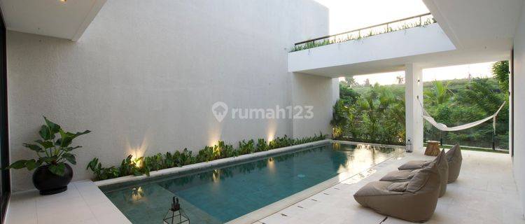 Jual villa view sawah di canggu parerenan 1