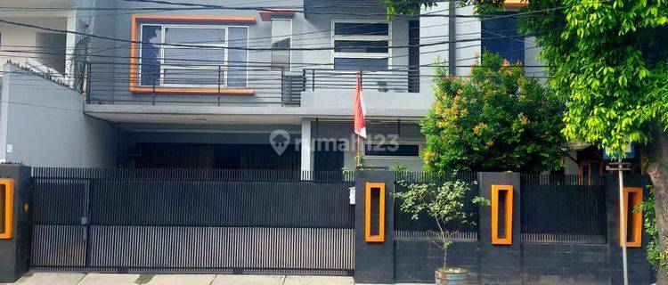 Dijual Rumah 2 Lt dan Tempat Usaha Pinggir Jln Raya di Gongseng Pasar Rebo Jaktim 1