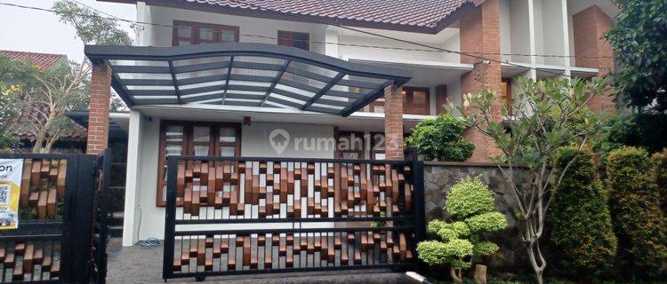 Rumah Mewah 2 Lantai Deluxe Fully Furnish dalam Perumahan di Sentul 1