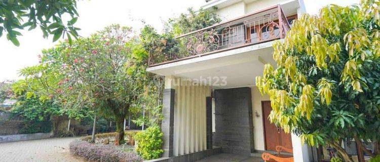 Rumah 2 Lantai Classic Modern Hook Siap Huni Di Grand Cibubur Country 1