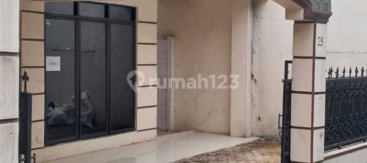 2-Story Ready-to-Occupy House in Cawang, East Jakarta 1