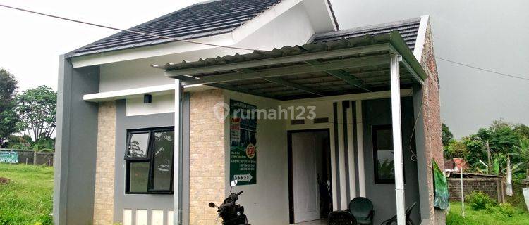 Rumah terbaru di kaki gunung salak dengan air pegunungan  1