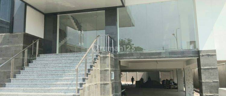 Dijual Gedung Baru 5 Lantai di Kawasan Matraman Jakarta Timur 1