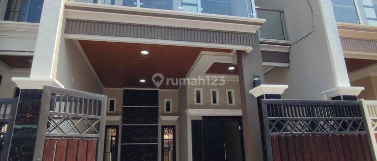 Rumah Baru 800Jt-an Minimalis 2Lt Di Putro Agung Dekat Raya Kenjeran, Merr, Kedungcowek, Suramadu 1