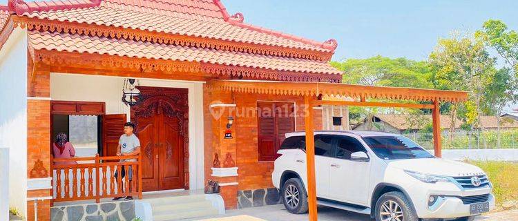 Rumah Konsep Kontemporer Minimalis Dekat Candi Pramabanan 1