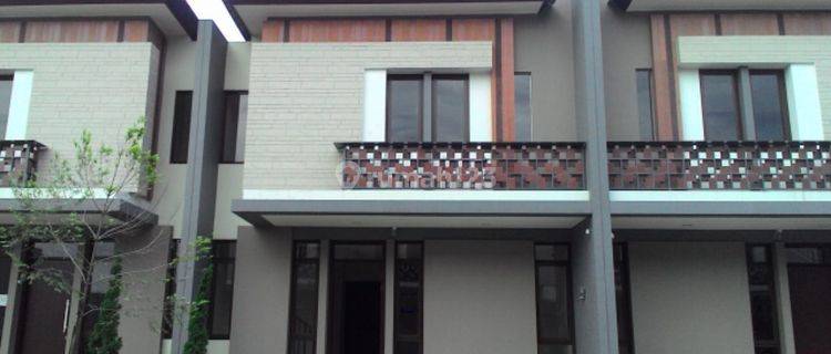 Disewakan Rumah Regentown 4 Kt 3 Km 2 Lt Depan Ice Bsd Baru Renov 1