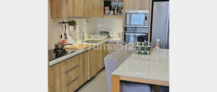 Rumah dengan desain cantik rapi dan siap huni 1