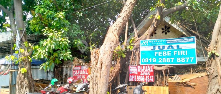 Old House with Land Calculation in Mangga Dua Selatan, SHM (Certificate of Ownership) 1