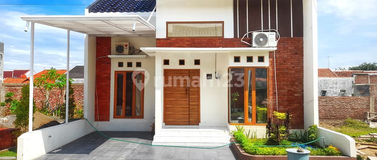 House in the Center of Slawi City 1