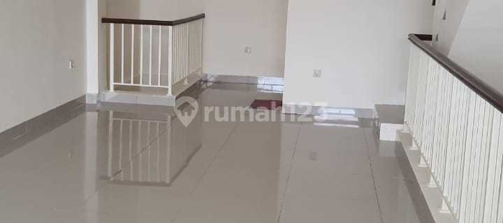 For Rent: Crown Shop House Facing Road in Green Lake City, Minimum 2 Years. 1