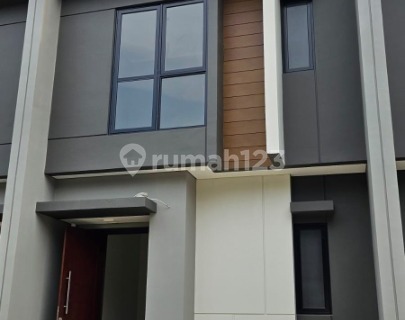 Rumah Modern Siap Huni di Summarecon Crown Gading, Bekasi 1