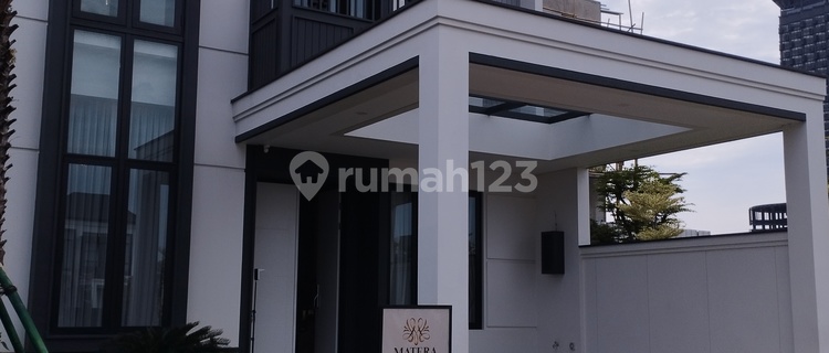 HOUSE FOR SALE IN GADING SERPONG 1