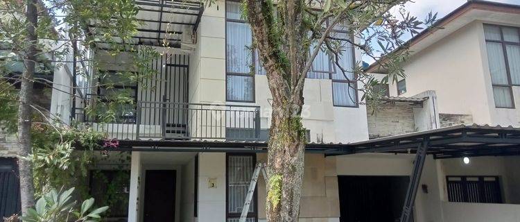 Disewakan rumah di atmosfer semifurnished 1