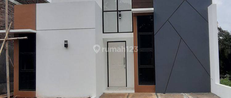 Rumah modern minimalis Omah Mangunsari gunungpati dekat UNNES Rumah di Jalan raya menoreh SAMPANGAN semarang SHM Baru Utara 1