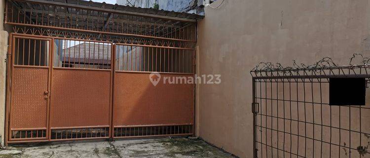 Rumah Pinggir Jalan Raya Di Kebayoran Lama Harga Dibawah NJOP ** 1