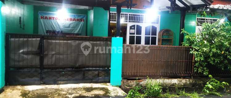 Old House for Sale Land Count in Jatibening ** 1