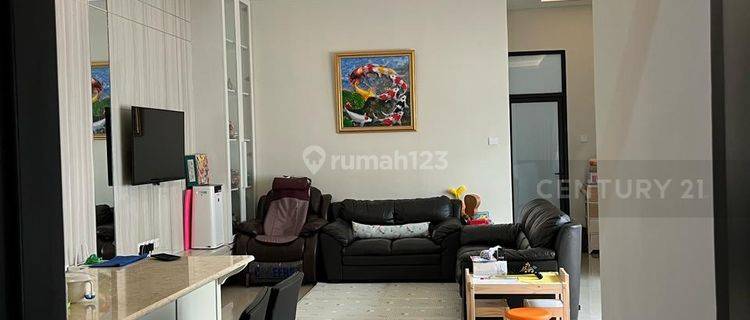 Rumah Semi Furnished Baru Renov Perumahan Elite Singgasana Pradan 1