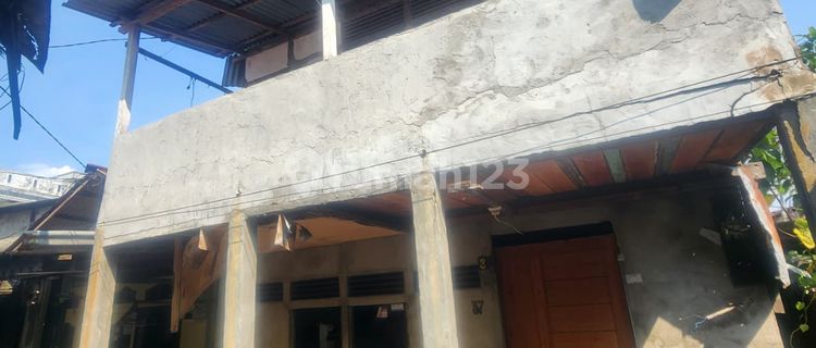 House, Bali Strait Street, United Alley, North Pontianak. 1