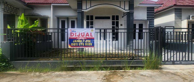 Rumah Jalan Sungai Raya Dalam Komplek Perumahan Cendana Family Permai, Kubu Raya 1