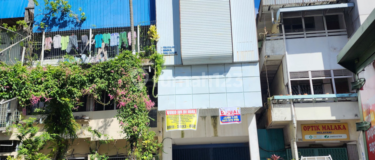 Sisimangaraja Street Shop House, Pontianak City 1