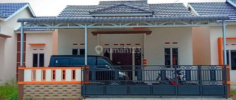 Rumah Jalan Raya Kapur Komplek Taman Mekar Indah, Kubu Raya Pontianak 1