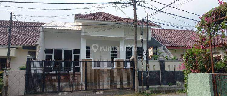 Rumah Siap Huni dengan Hunian Nyaman dan Strategis @Ciledug 1