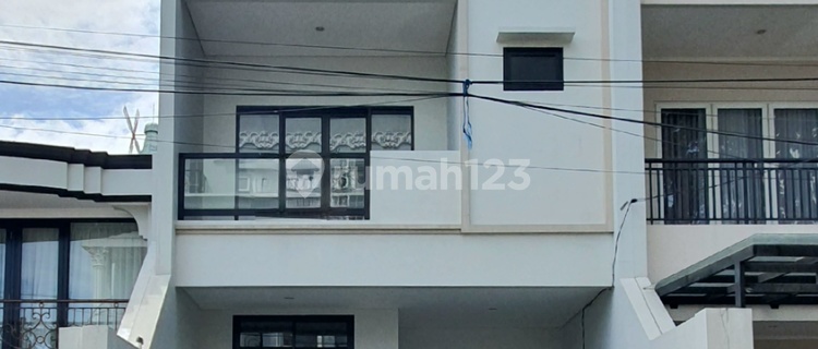 Beautiful In White.... Rumah 100% Baru, Modern Minimalis, di Cluster Gading Pandawa, Kelapa Gading 1