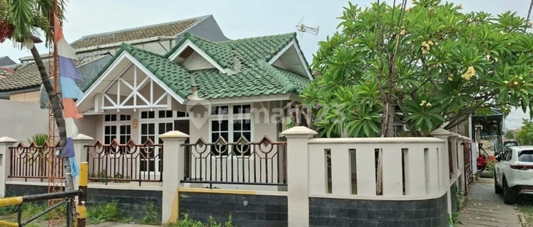 Rumah hoek luas. di Perumahan Harapan Indah, Jl Alpukat Raya 1