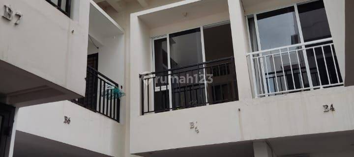 Rumah minimalis model townhouse shm 3 Lantai di area bebas banjir jakpus dekat rawasari percetakan negara 1