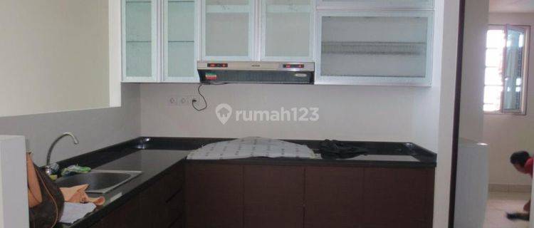 Disewakan Apartemen 3 Bedroom Unfurnished | Central Park Residences  1