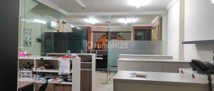 Ruko 3 Lantai Bagus Siap Pakai Full Furnished Sudah Sekat di PIK  1